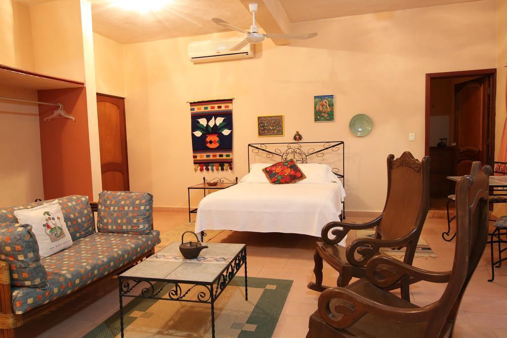 The Flycatcher Inn Retreat HotelSanta Elena エクステリア 写真