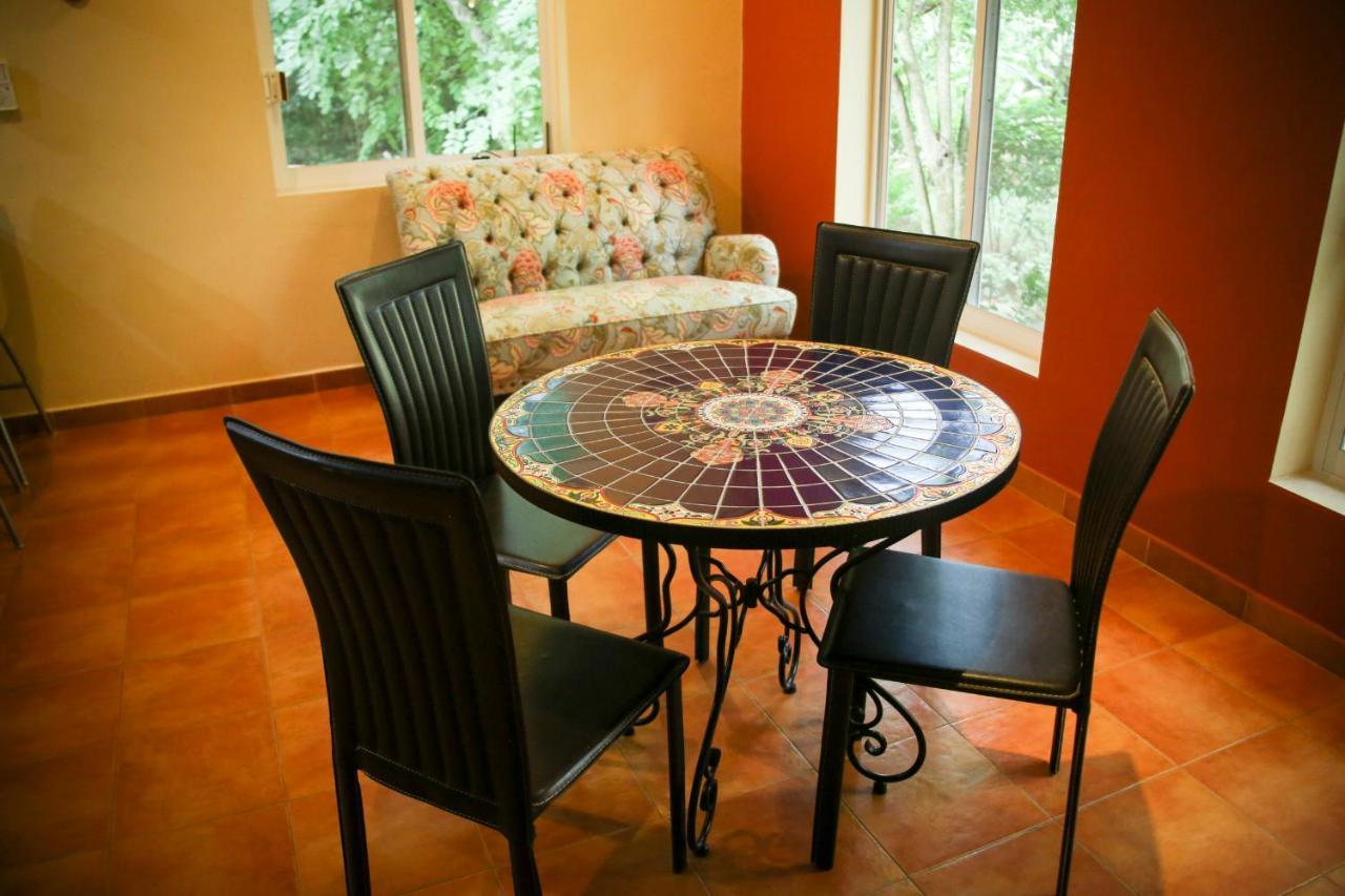 The Flycatcher Inn Retreat HotelSanta Elena エクステリア 写真